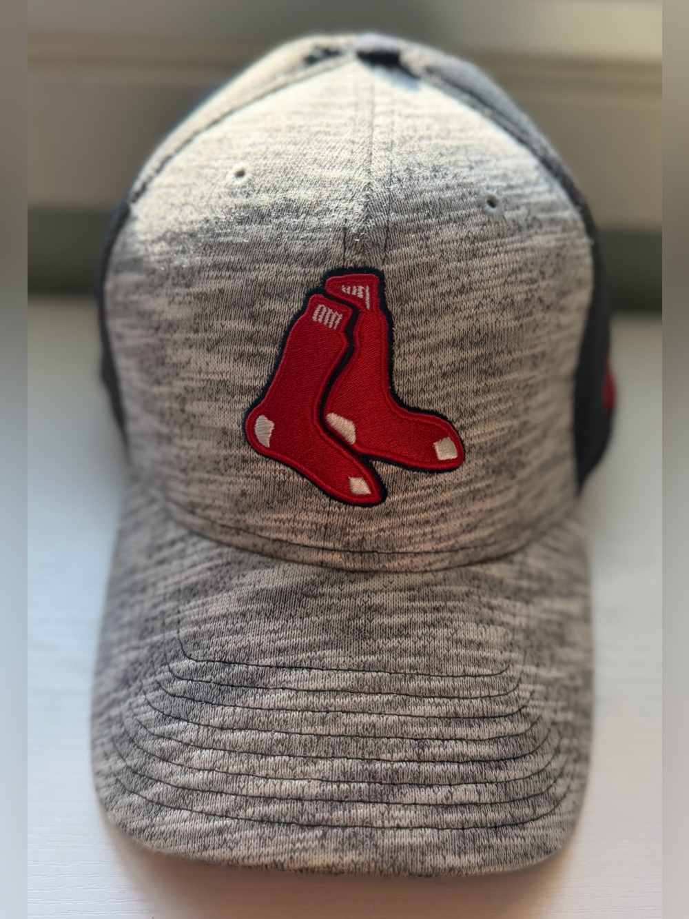 New Era Boston Red Sox 39THIRTY Gray Mesh Stretch-Fit Hat L/XL